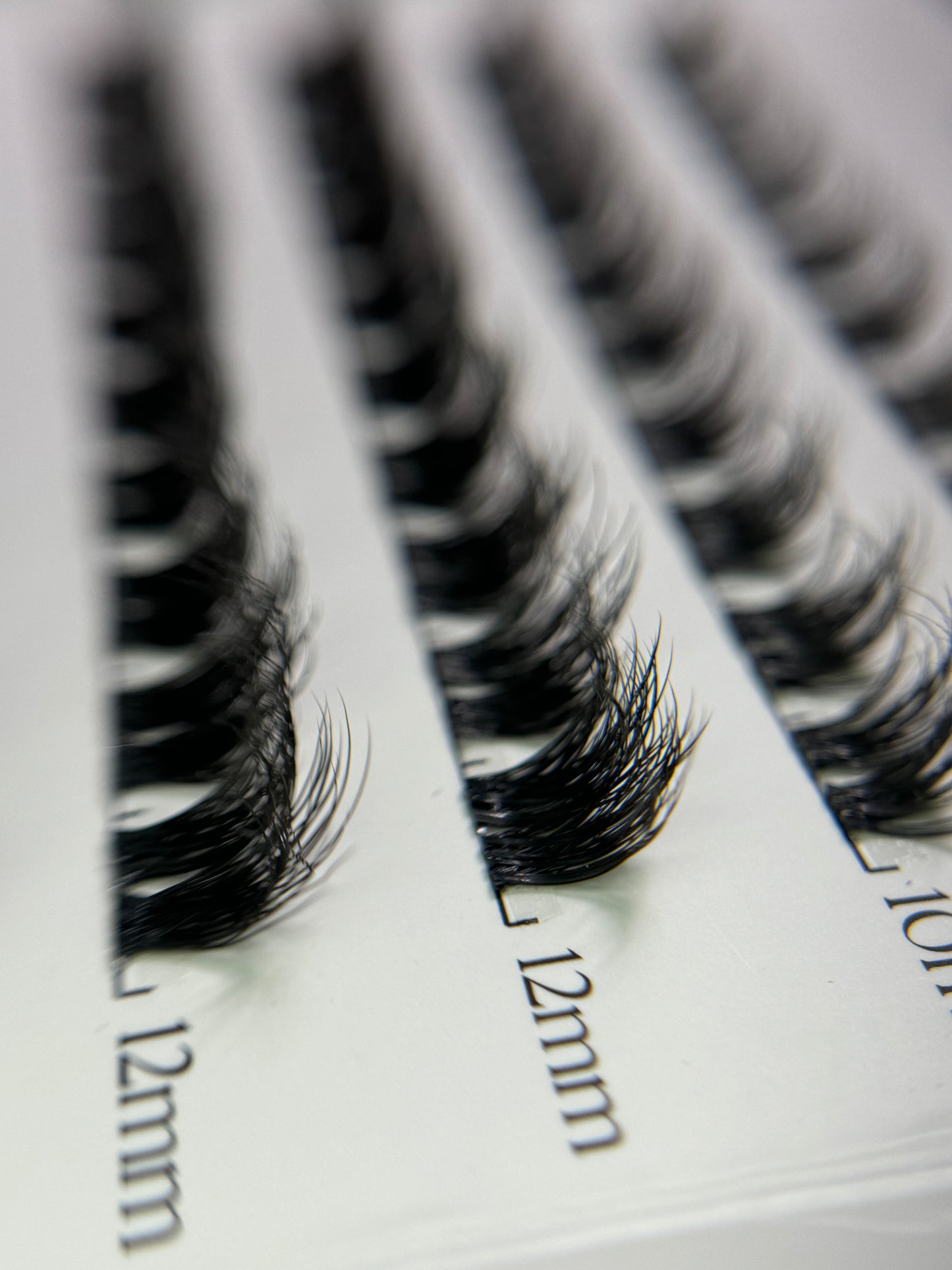 3D Voluminous Layered Lashes - Charli - 50 pcs